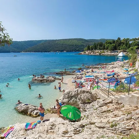 2 Bedroom Beautiful In 5* Plomin