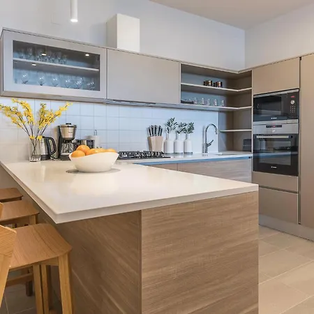 Apartment Cozy In With Kitchen *