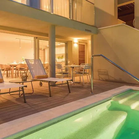 Апартаменты Lovely In With Swimming Pool *